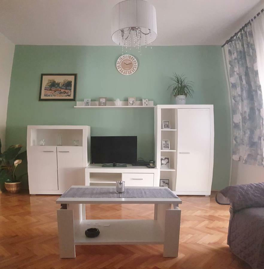 帕格Apartman Vesna Pag公寓 外观 照片